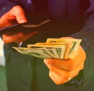 人工智能热潮涌动纳指ETF受资金追捧